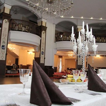 Pik Elegance Hotel Ploieşti Kültér fotó
