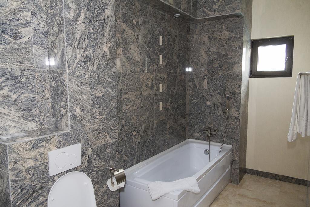 Pik Elegance Hotel Ploieşti Szoba fotó