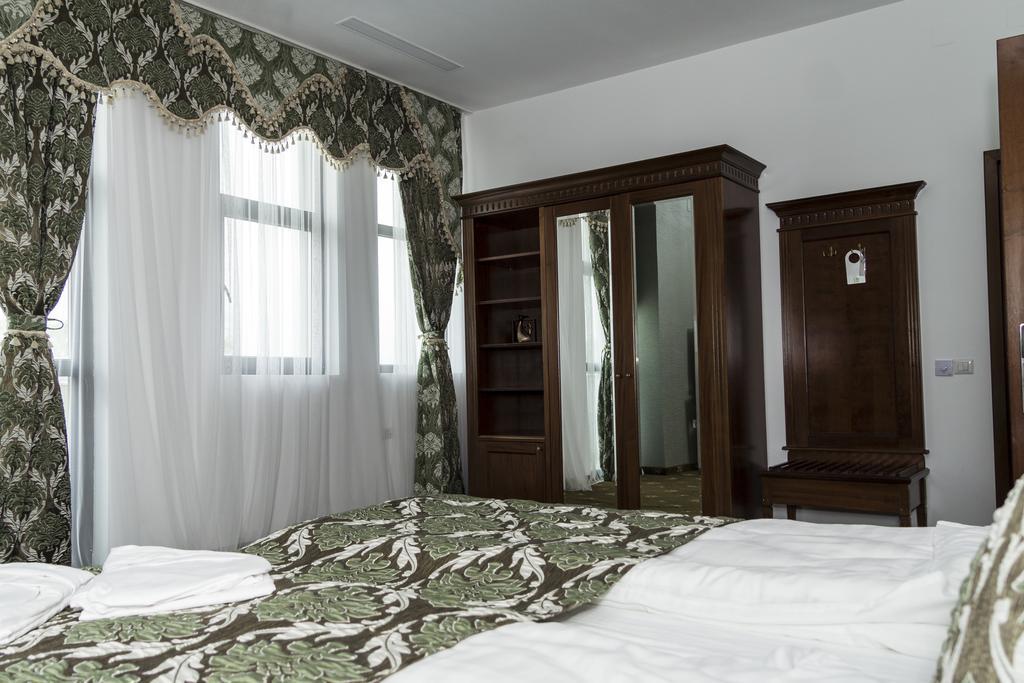 Pik Elegance Hotel Ploieşti Szoba fotó