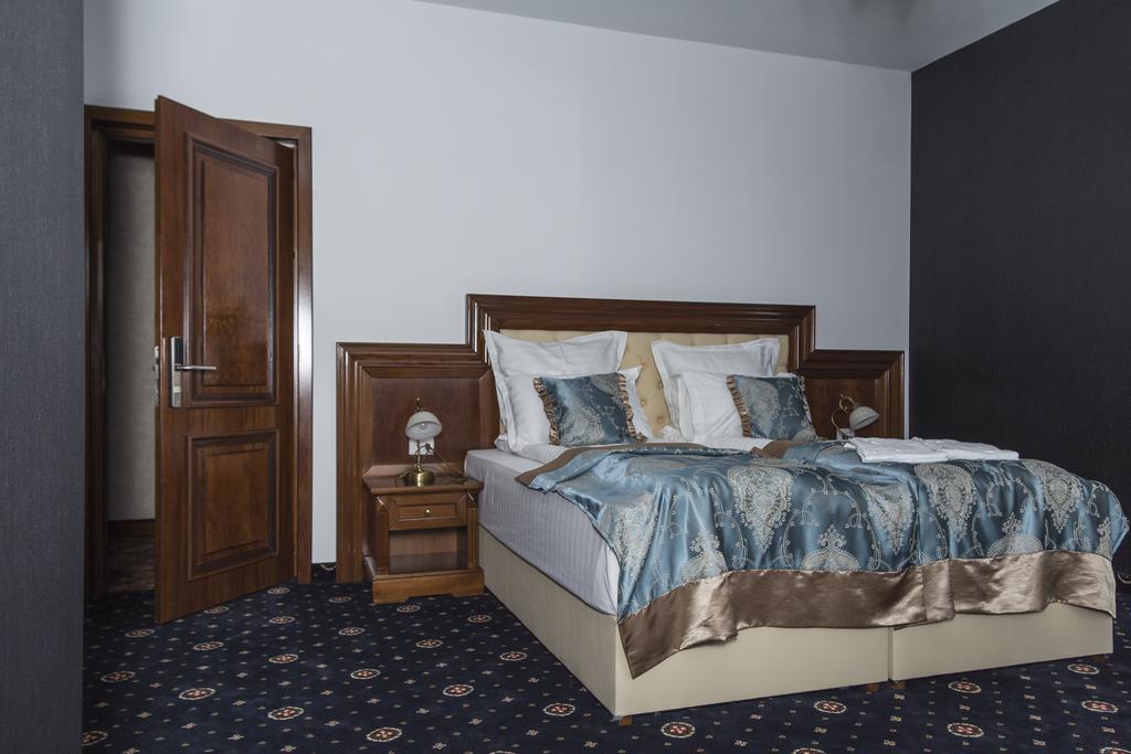 Pik Elegance Hotel Ploieşti Szoba fotó
