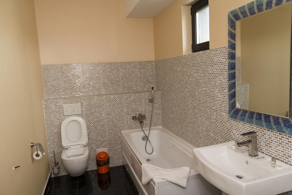 Pik Elegance Hotel Ploieşti Szoba fotó