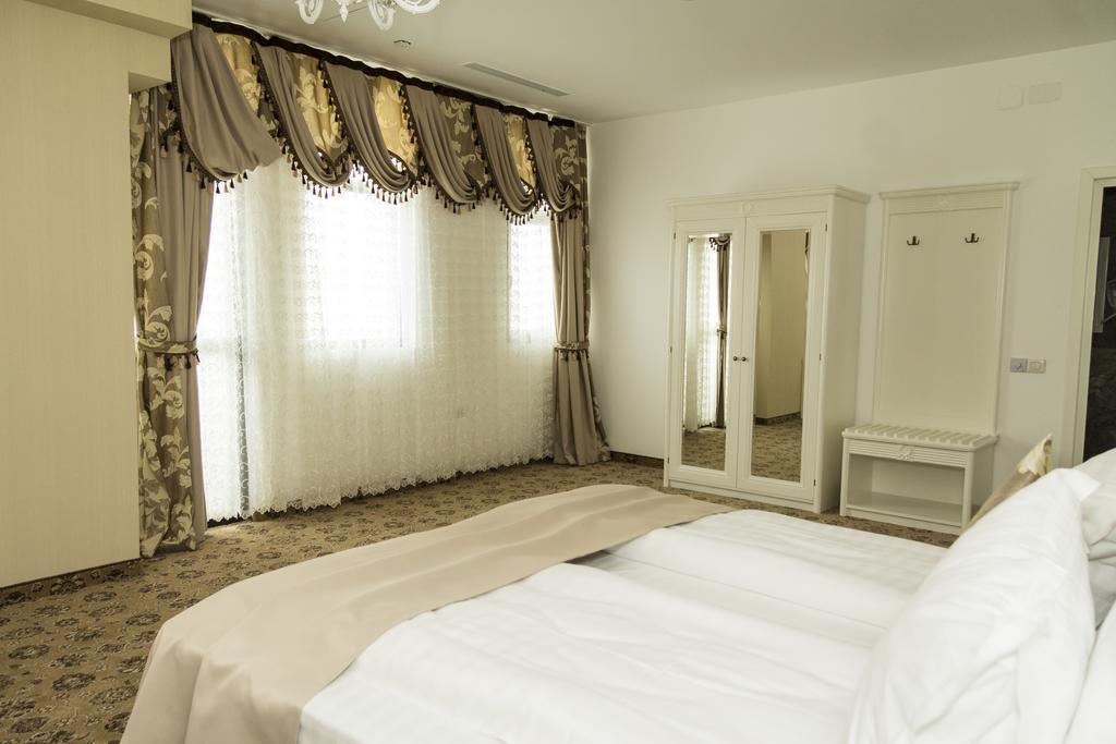 Pik Elegance Hotel Ploieşti Szoba fotó