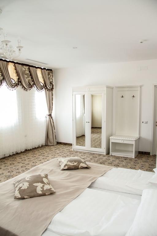 Pik Elegance Hotel Ploieşti Szoba fotó