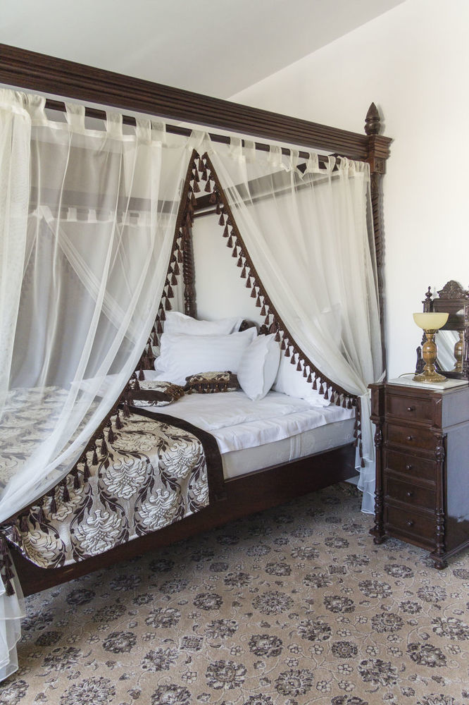 Pik Elegance Hotel Ploieşti Kültér fotó