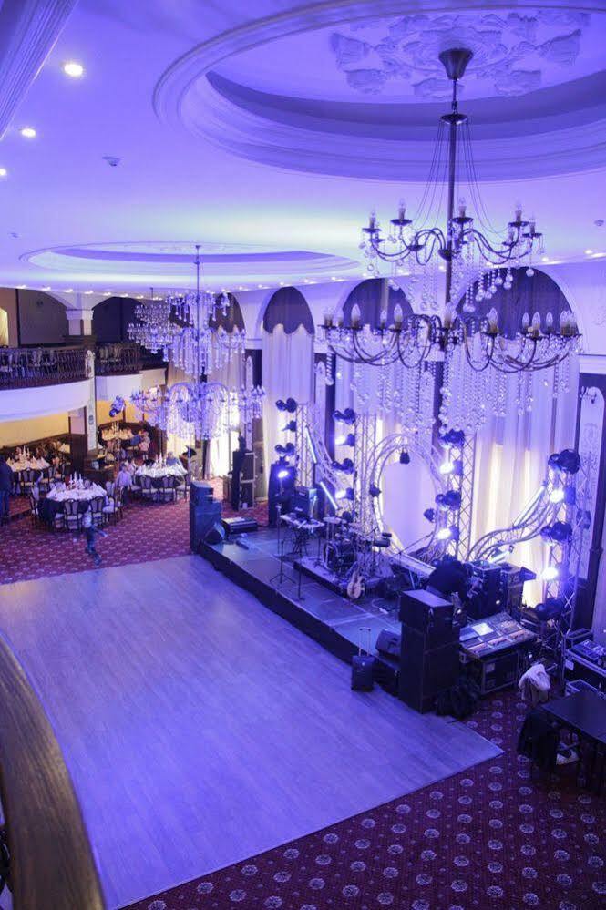 Pik Elegance Hotel Ploieşti Kültér fotó