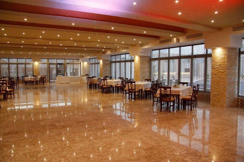 Pik Elegance Hotel Ploieşti Kültér fotó