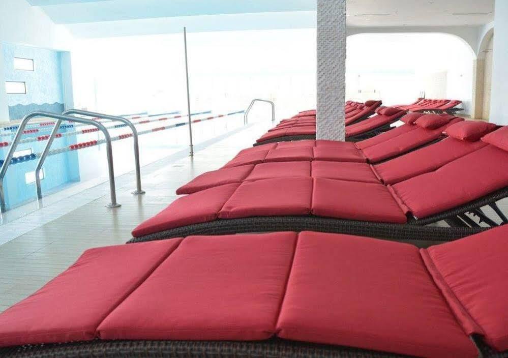 Pik Elegance Hotel Ploieşti Kültér fotó