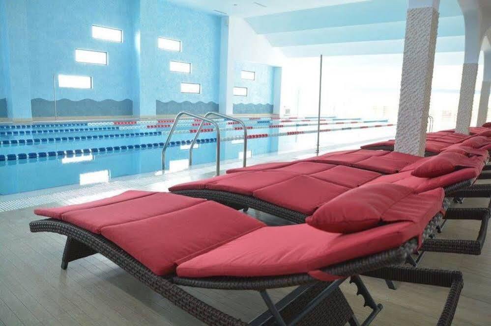 Pik Elegance Hotel Ploieşti Kültér fotó